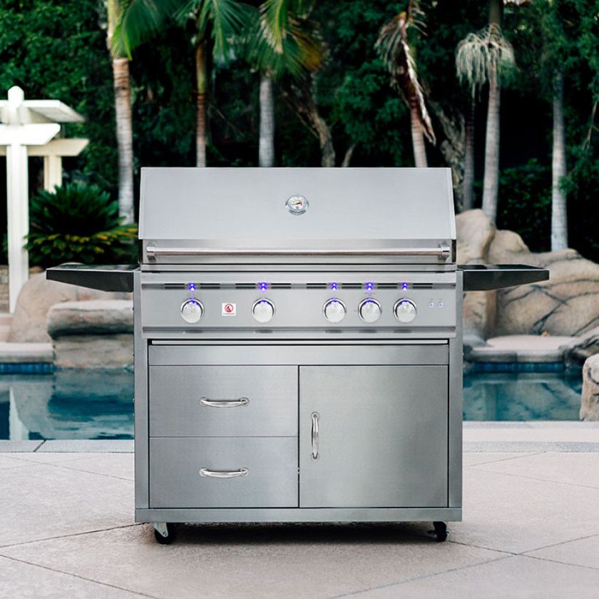 Summerset Sizzler Pro – Commercial-Grade Built-In Grill